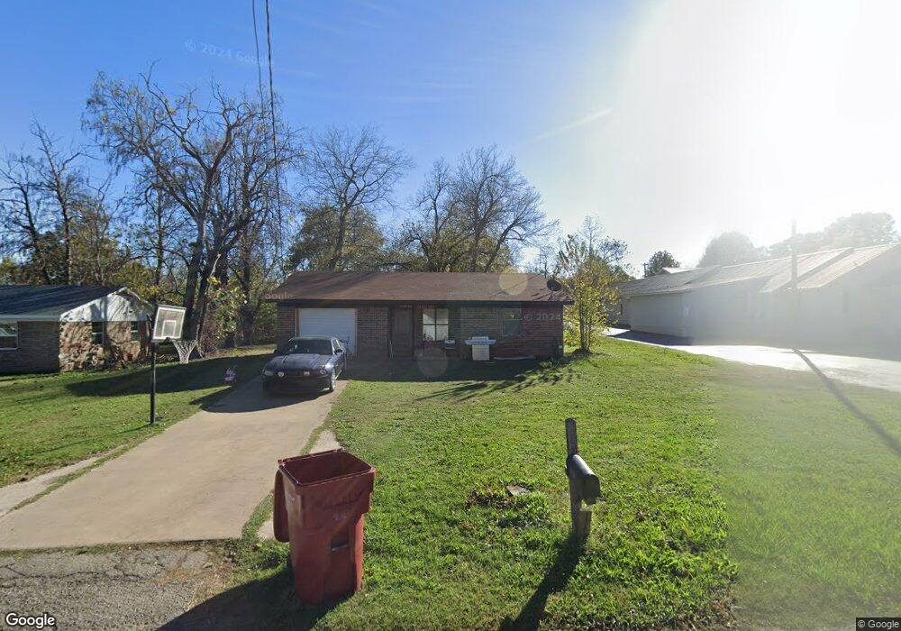 803 W Arthur St, Hugo, OK 74743 - photo 1