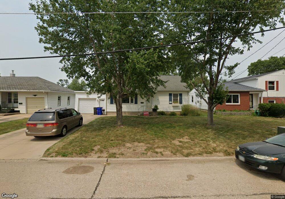 262 25th Ave SW, Cedar Rapids, IA 52404 - photo 1