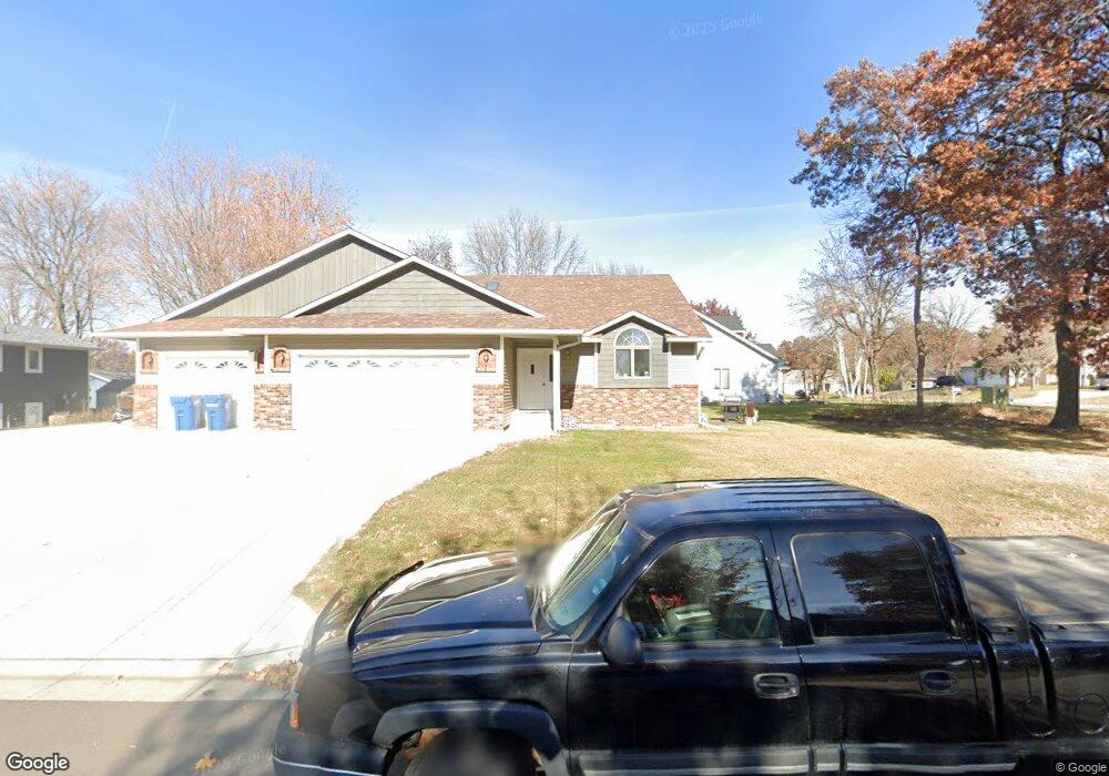 813 13th St N, Sauk Rapids, MN 56379 - photo 1