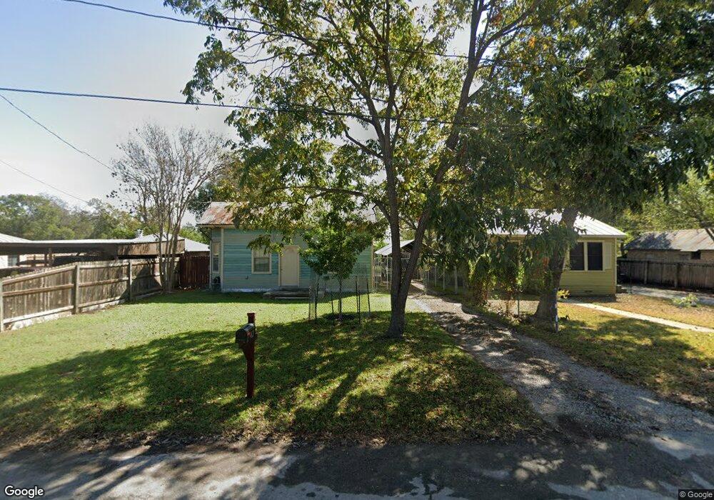 462 E Camp St, New Braunfels, TX 78130 - photo 1