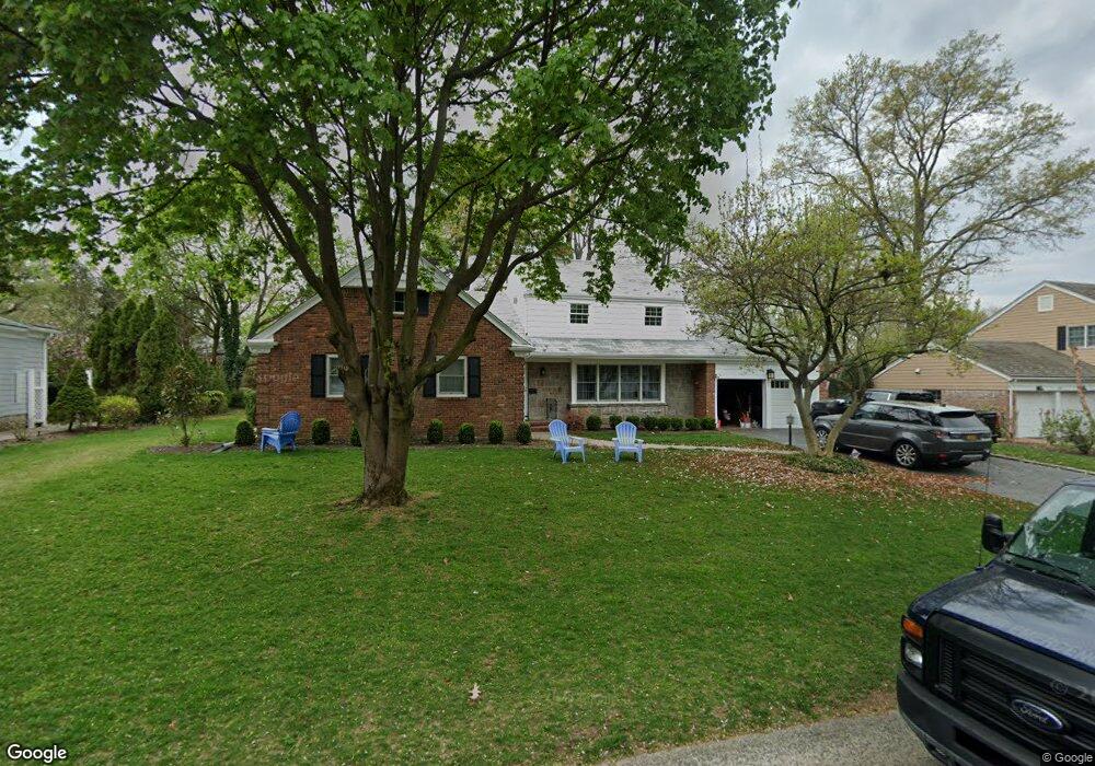 292 Trumbull Rd, Manhasset, NY 11030 - photo 1