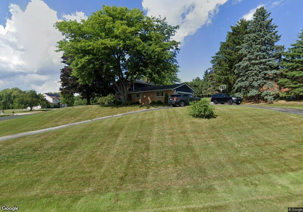 N57W26586 Mountain Meadows Dr, Sussex, WI 53089 - photo 1