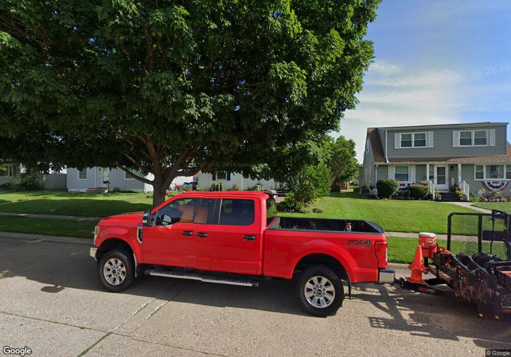 924 Spalding Blvd, Davenport, IA 52804 - photo 1