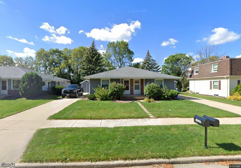 1537 N Birchwood Ave, Appleton, WI 54914 - photo 1