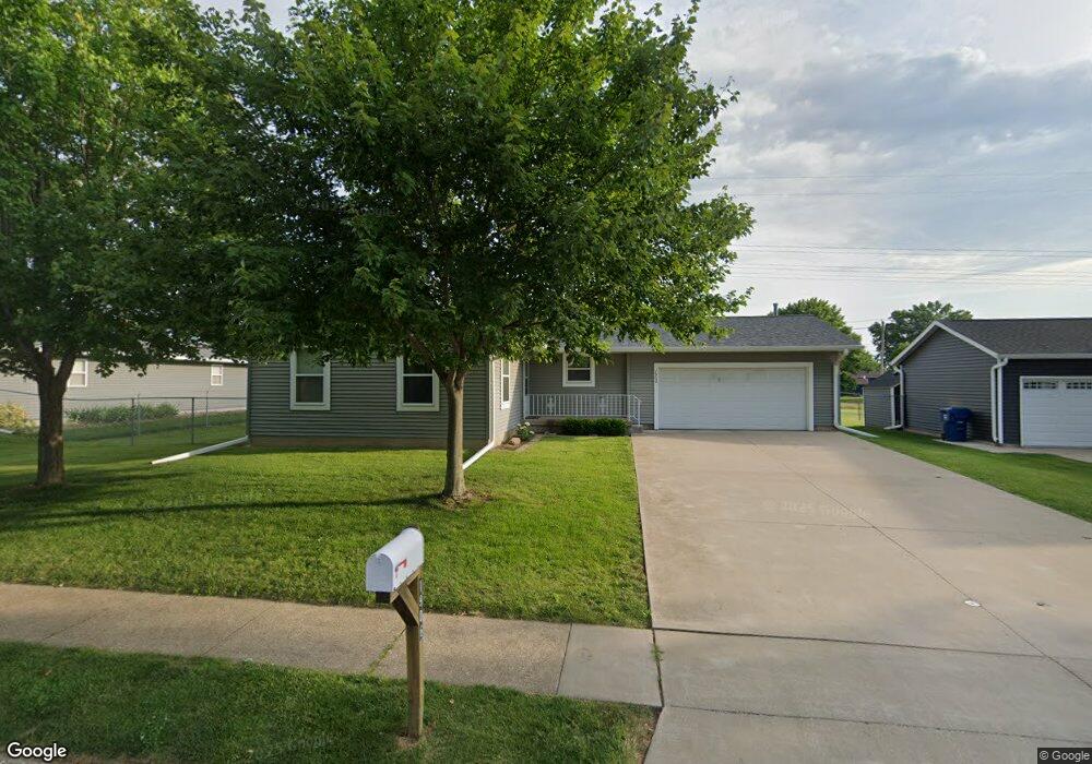 1906 W 66th St, Davenport, IA 52806 - photo 1