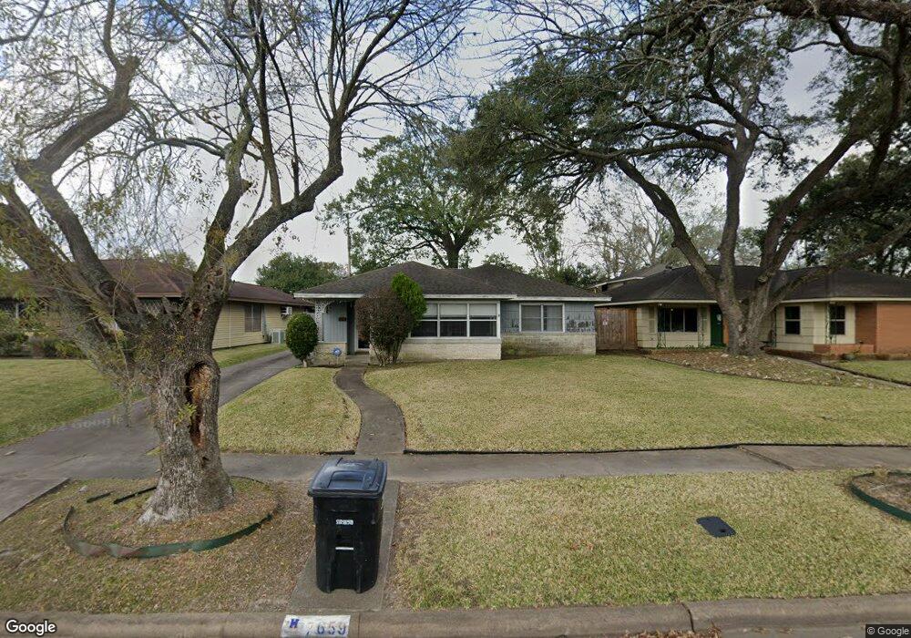 7659 Oak Vista St, Houston, TX 77087 - photo 1