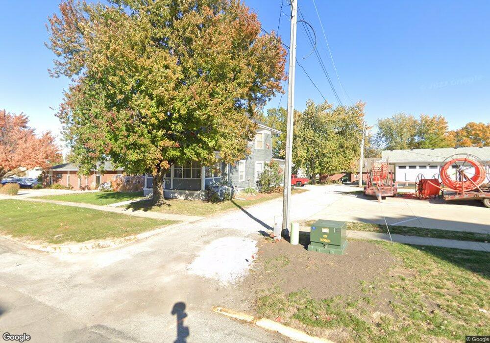 314 E 3 St N, Newton, IA 50208 - photo 1