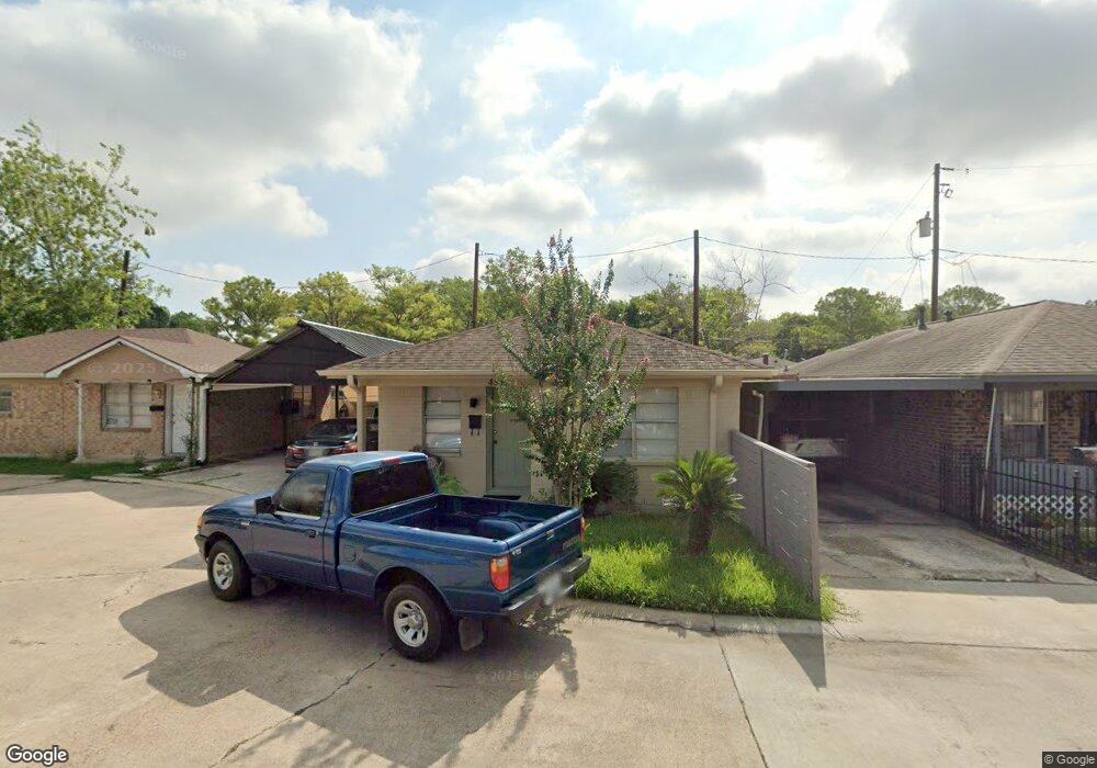 4542 Pecan Park Cir, Houston, TX 77018 - photo 1