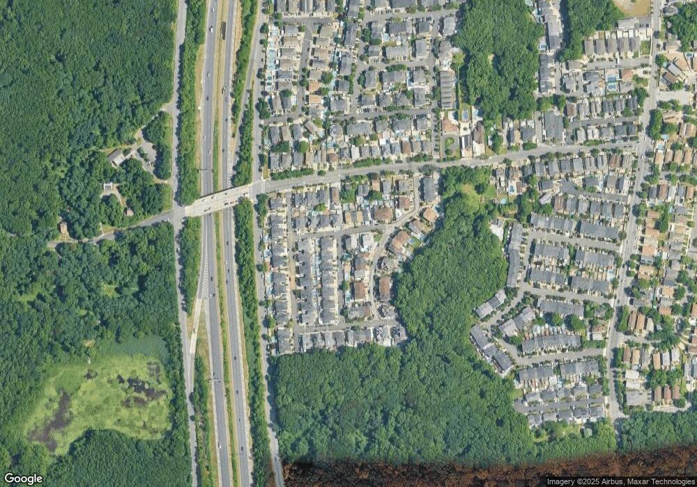 48 Robin Ct, Staten Island, NY 10309 - photo 1