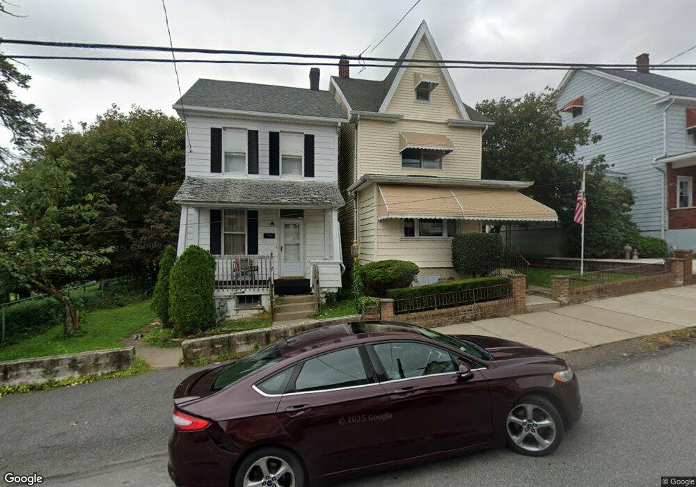 654 Hayes St, Hazleton, PA 18201 - photo 1