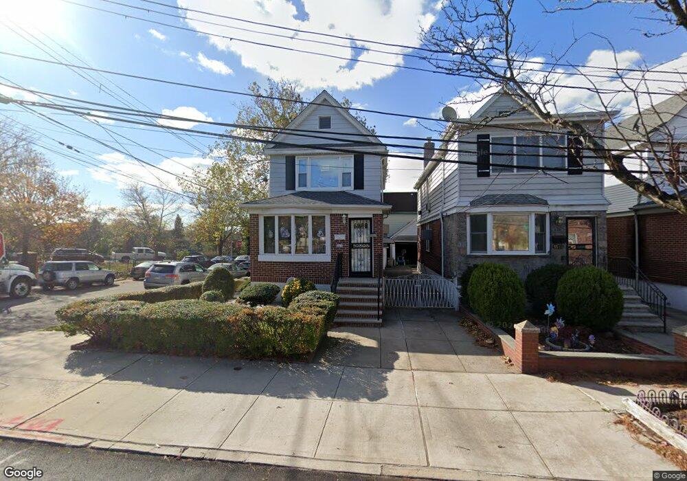 5510 Hamilton Place, Maspeth, NY 11378 - photo 1