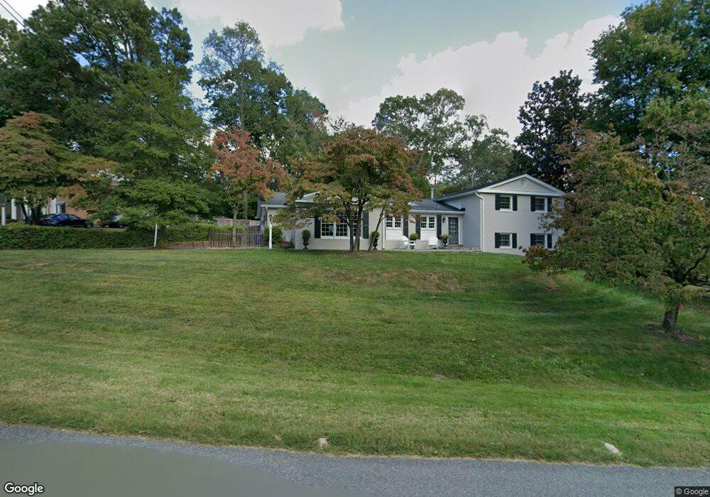 8027 Cindy Ln, Bethesda, MD 20817 - photo 1