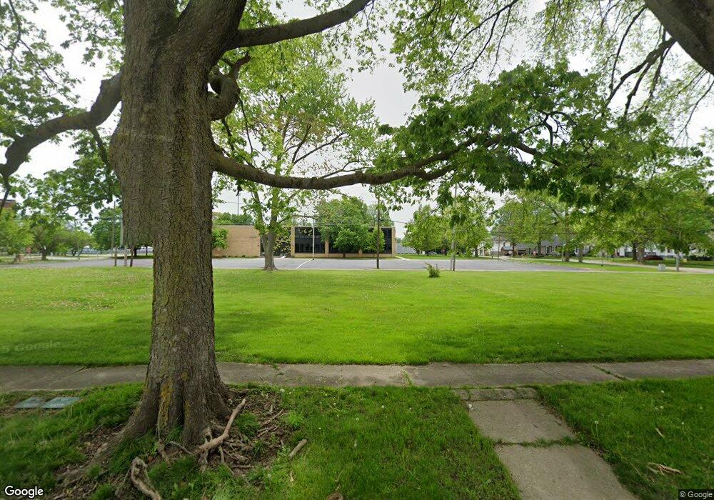 123 5th St, Lincoln, IL 62656 - photo 1