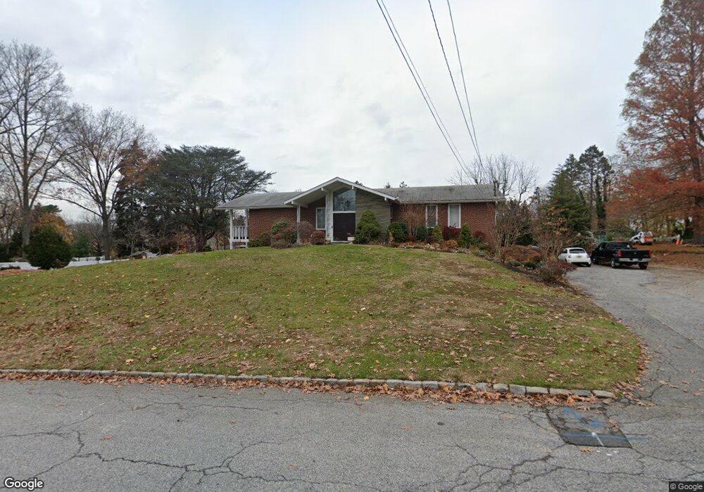 19 Whitney Cir, Glen Cove, NY 11542 - photo 1