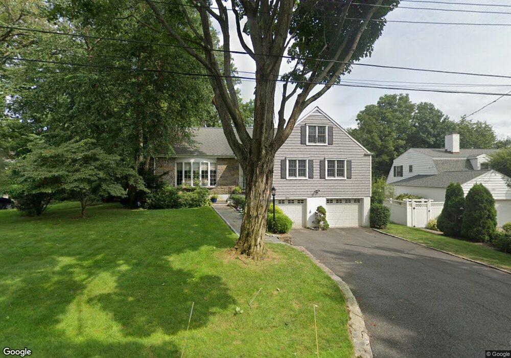 205 Beverly Rd, Scarsdale, NY 10583 - photo 1