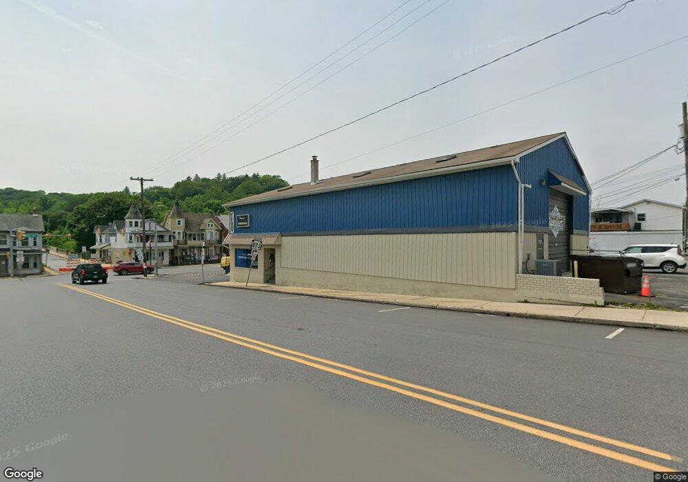 4 N Walnut St, Slatington, PA 18080 - photo 1