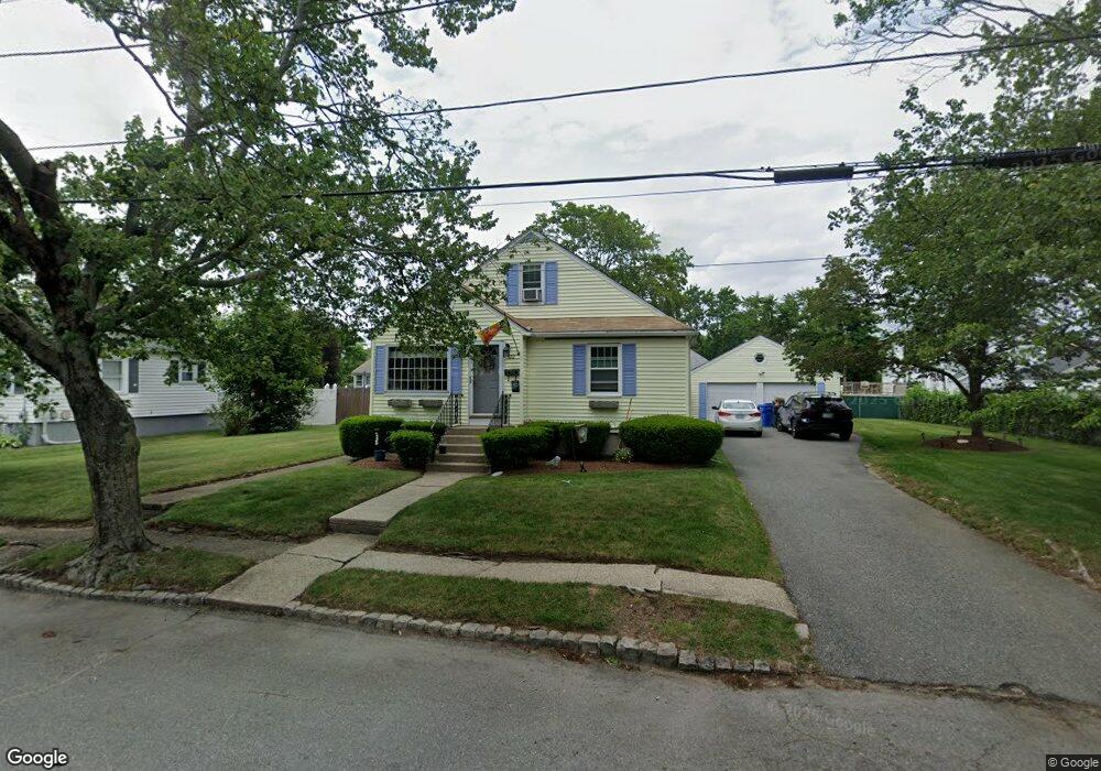 122 Burbank St, Cranston, RI 02910 - photo 1