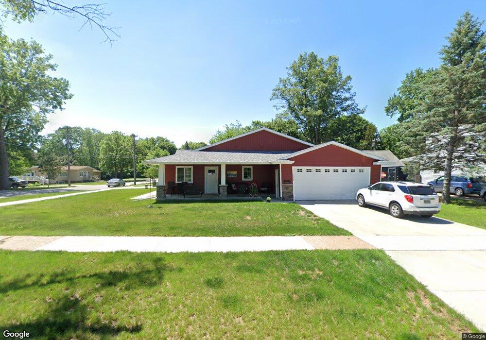 1104 W 10th St unit 1, Cedar Falls, IA 50613 - photo 1