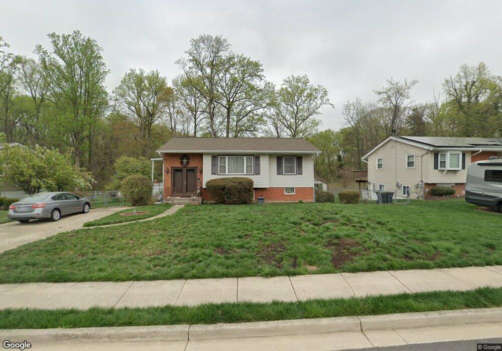 8803 Lagrange St, Lorton, VA 22079 - photo 1