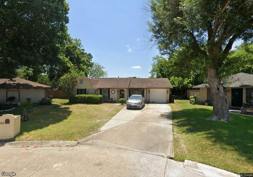 8802 Cottage Gate Ln, Houston, TX 77088 - photo 1