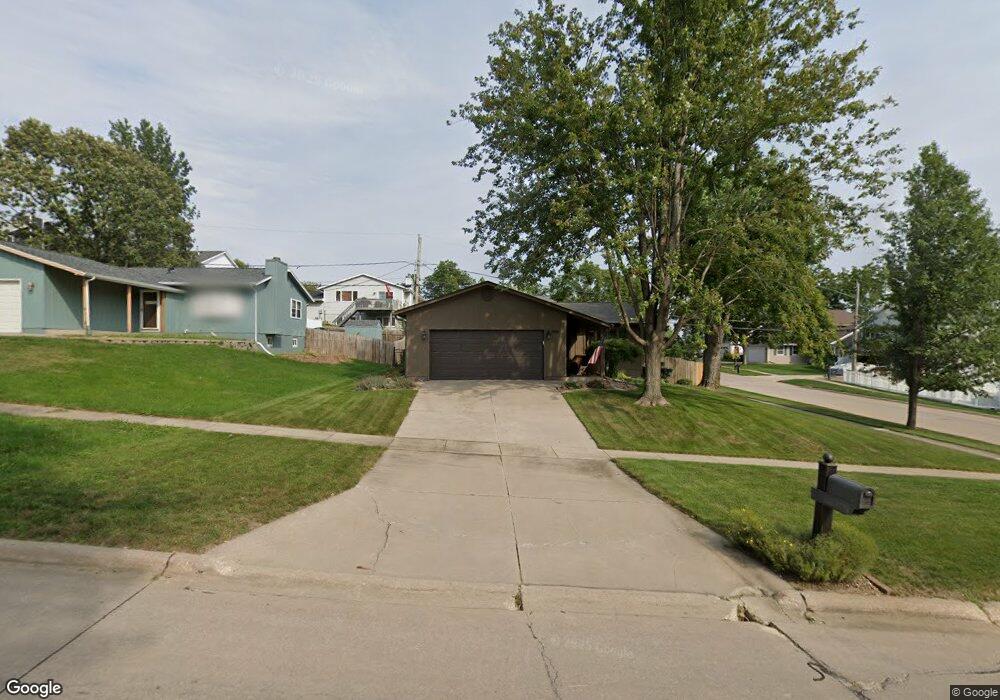 1615 26th St NW, Cedar Rapids, IA 52405 - photo 1
