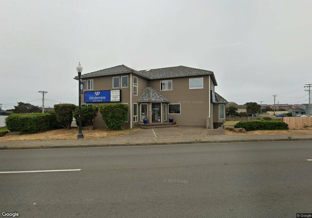 914 SW Coast Hwy, Newport, OR 97365 - photo 1