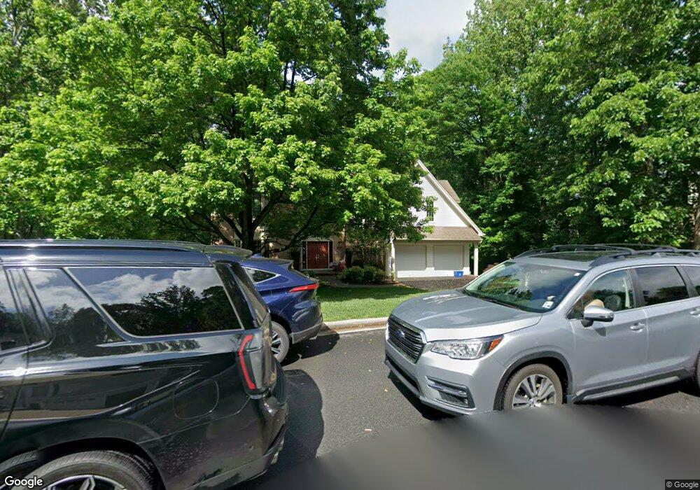 8909 Cross Chase Cir, Lorton, VA 22079 - photo 1