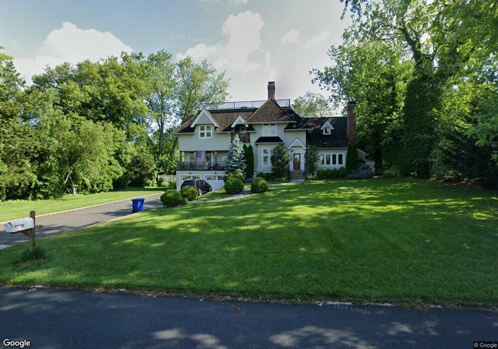 1020 Constable Dr, Mamaroneck, NY 10543 - photo 1