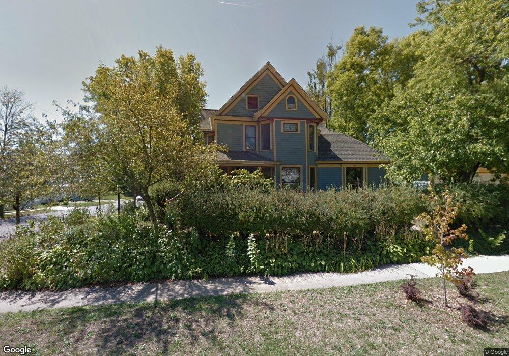 902 W 12th St, Cedar Falls, IA 50613 - photo 1