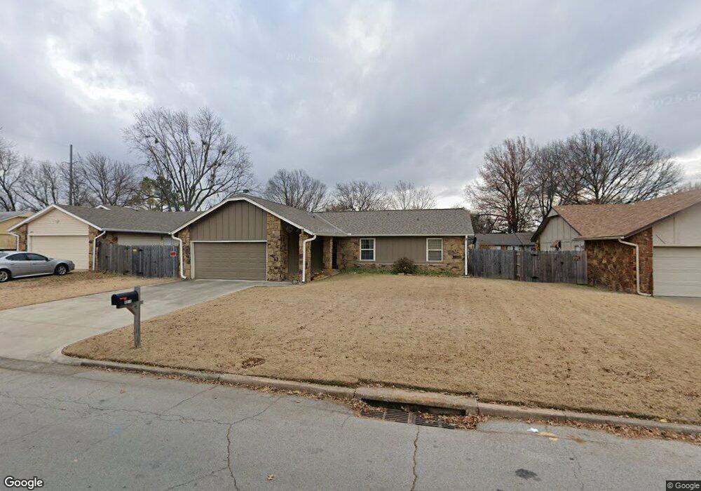 4013 S Date Place, Broken Arrow, OK 74011 - photo 1