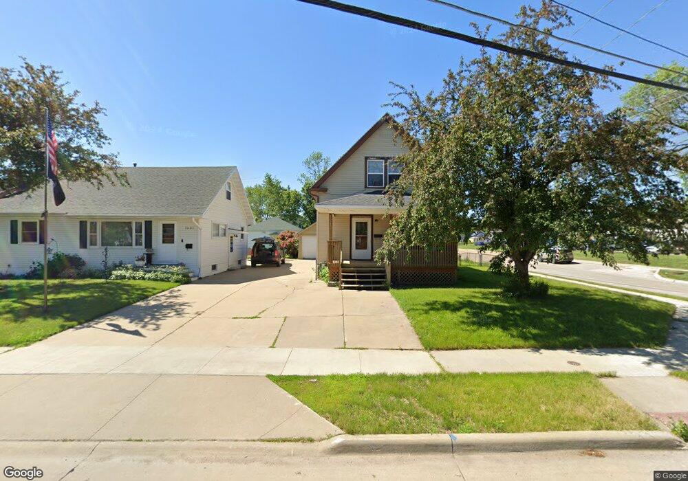 1025 E Ave NW, Cedar Rapids, IA 52405 - photo 1