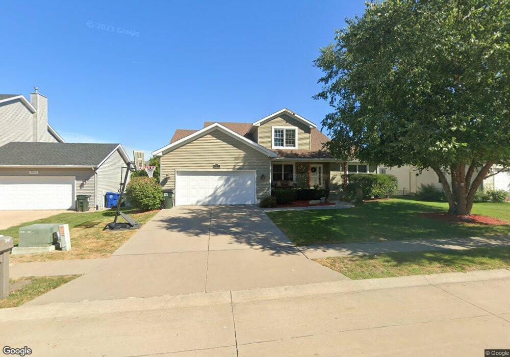 1610 W 68th St, Davenport, IA 52806 - photo 1