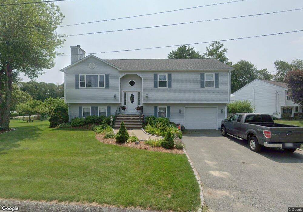 10 Butler St, South Dartmouth, MA 02748 - photo 1