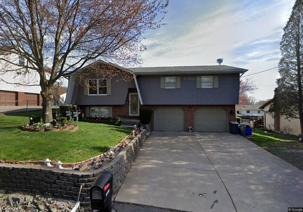 2730 Division St, Scranton, PA 18504 - photo 1