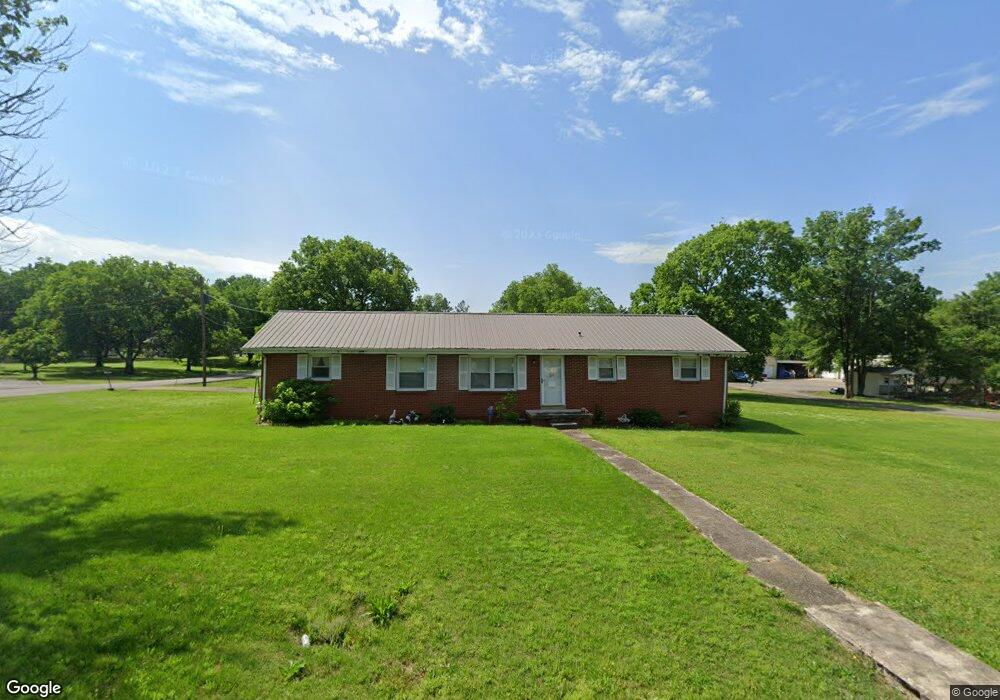 301 Woodland Dr, Shelbyville, TN 37160 - photo 1