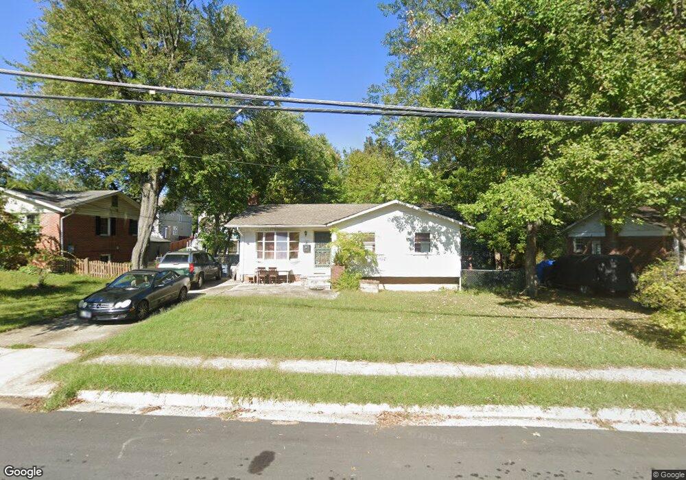 1018 Hillcrest Dr SW, Vienna, VA 22180 - photo 1