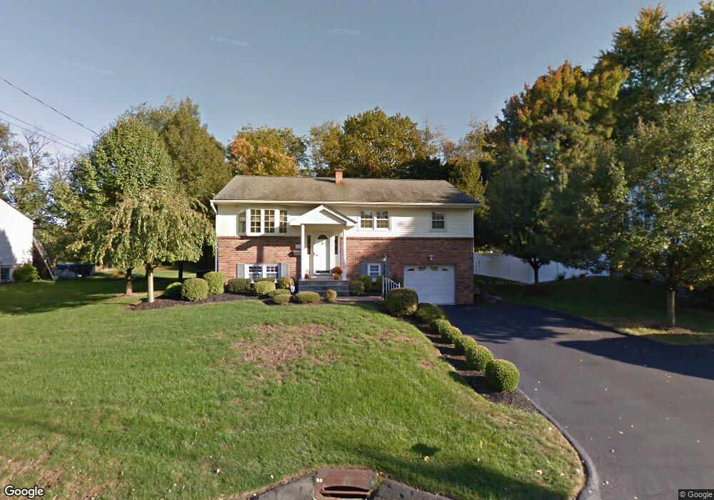 35 Sengstacken Dr, Stony Point, NY 10980 - photo 1