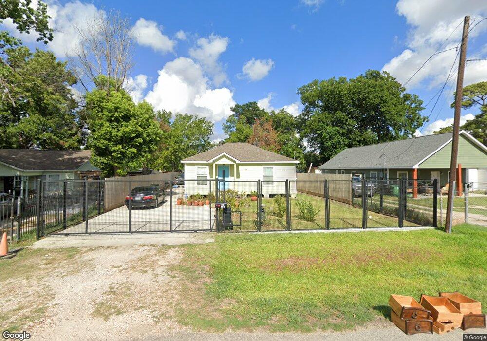 6205 Gay St, Houston, TX 77022 - photo 1