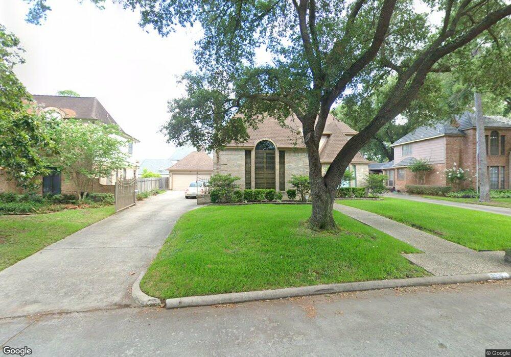 3906 Trappers Forest Dr, Houston, TX 77088 - photo 1
