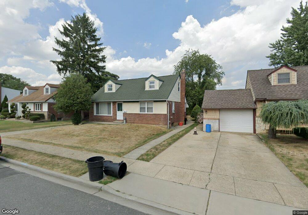 1076 Ferngate Dr unit 2, Franklin Square, NY 11010 - photo 1