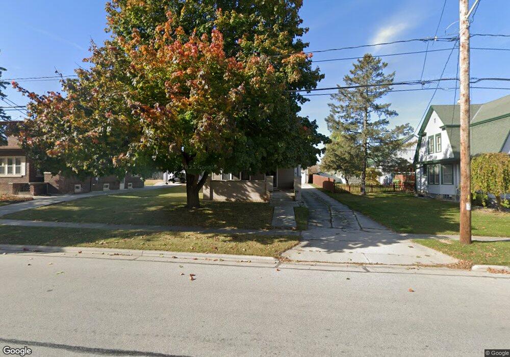 1440 N 8th St, Manitowoc, WI 54220 - photo 1