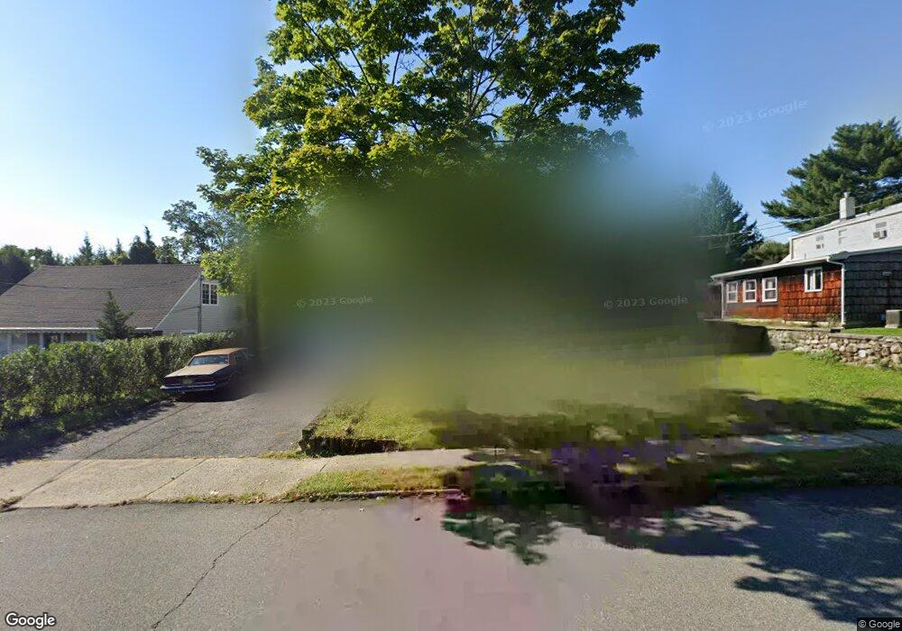 196 Lawrence Dr, Paramus, NJ 07652 - photo 1