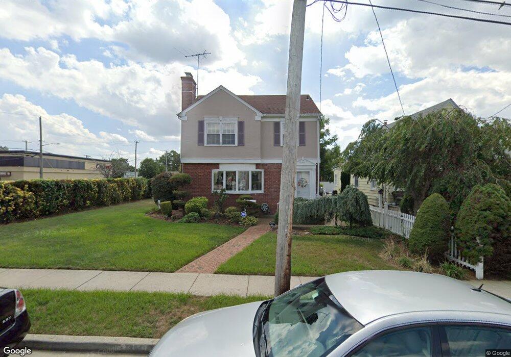 215 Parker Ave, West Hempstead, NY 11552 - photo 1