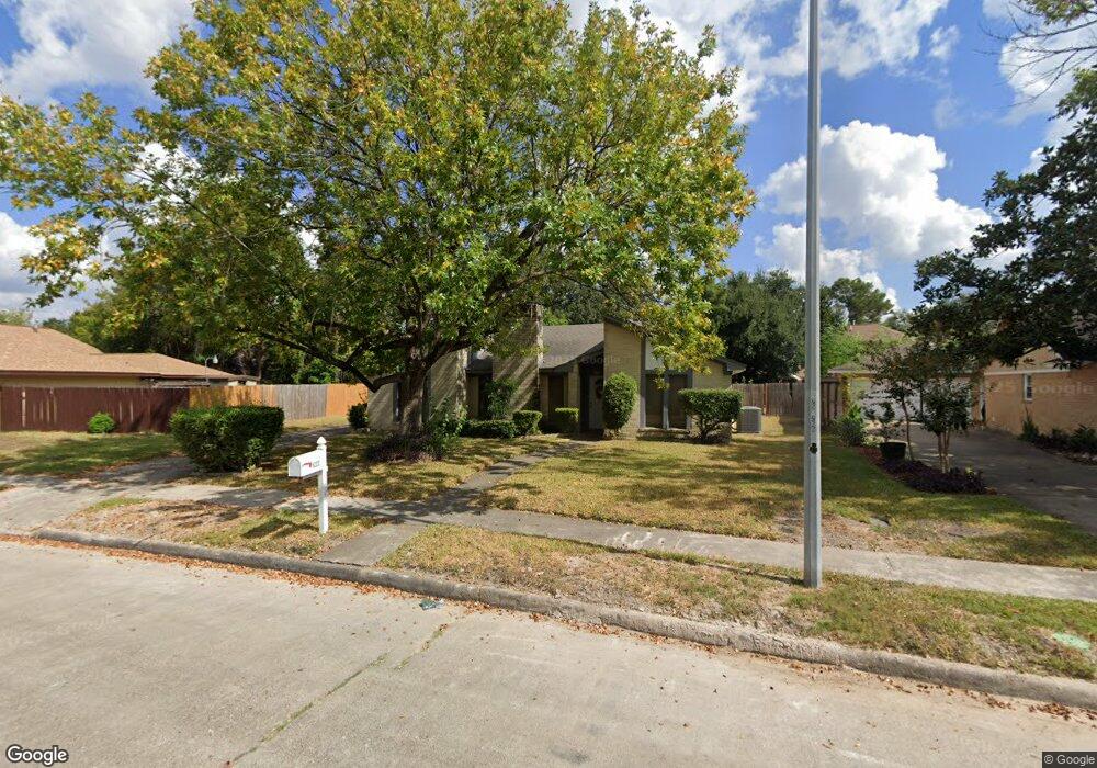 8222 Bayou Forest Dr, Houston, TX 77088 - photo 1