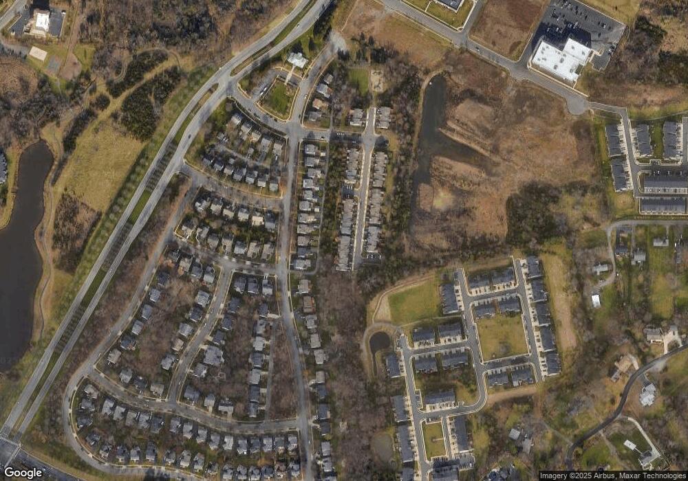 25245 Dunvegan Square, Chantilly, VA 20152 - photo 1