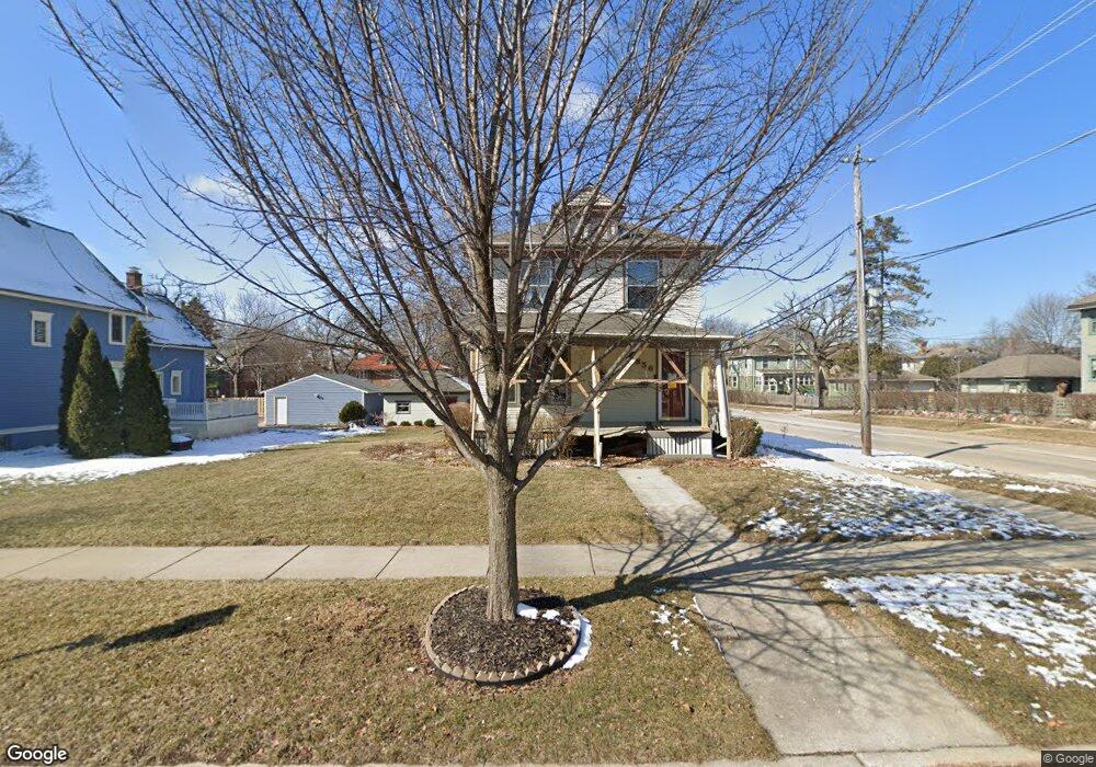 856 N Spring St, Elgin, IL 60120 - photo 1