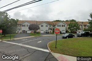 12 Lakeview Dr, Helmetta, NJ 08828