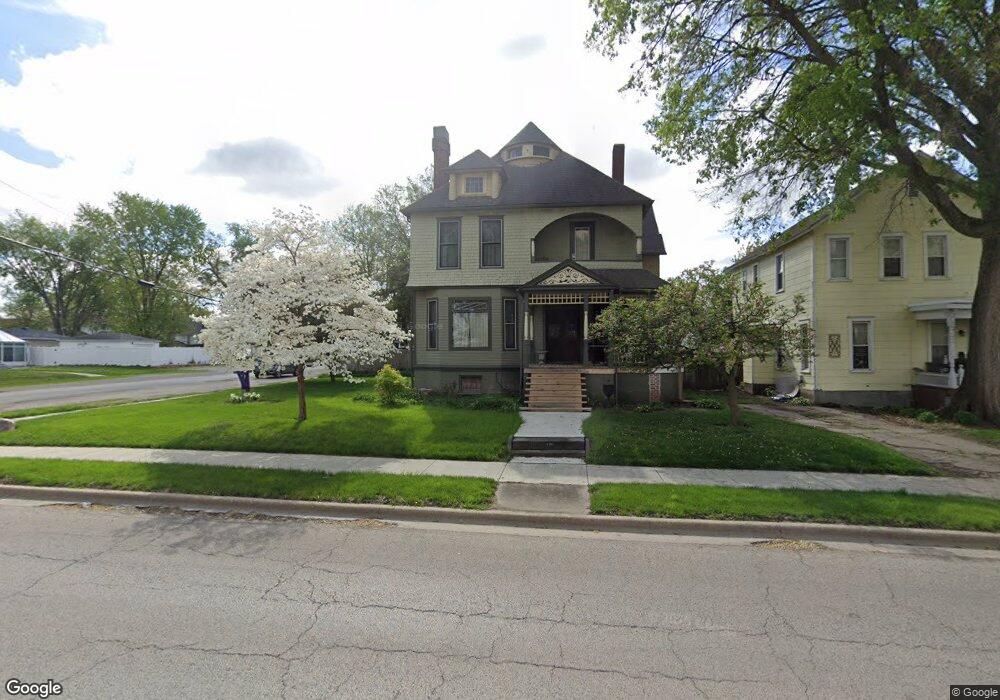 426 N Kickapoo St, Lincoln, IL 62656 - photo 1