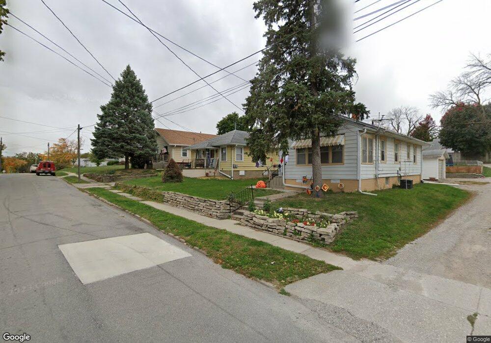 705 W 2nd St S, Newton, IA 50208 - photo 1