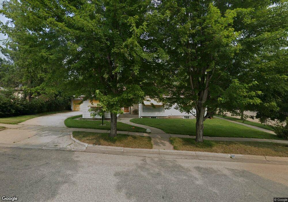 823 5th Ave SE, Jamestown, ND 58401 - photo 1